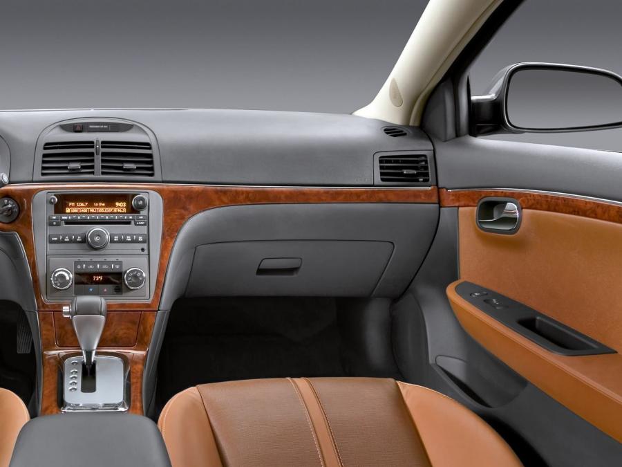 Торпедо Saturn Aura 2008 года  (фото 21 из 46)